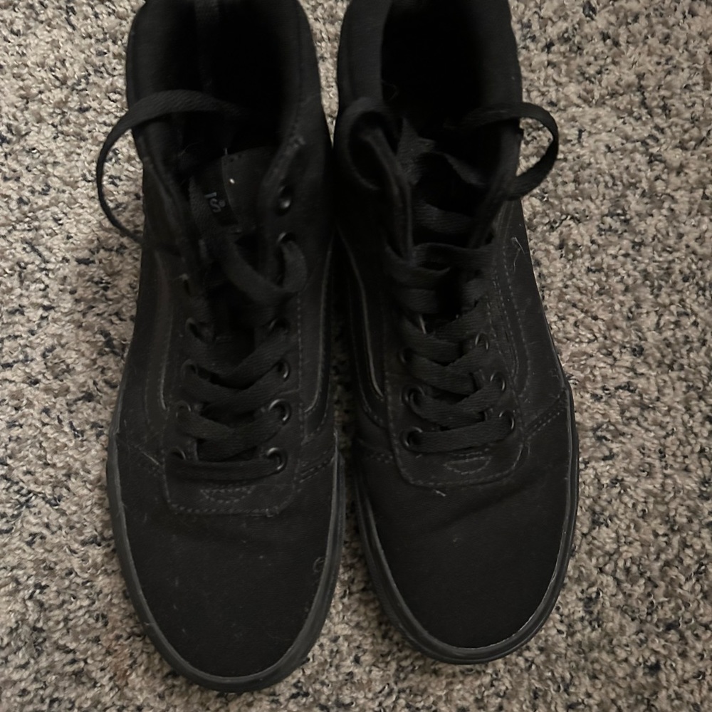 Size 7 black high top vans